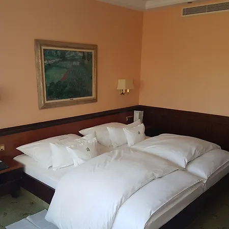 Insel-hotel Ξενοδοχείο Χαϊλμπρόν