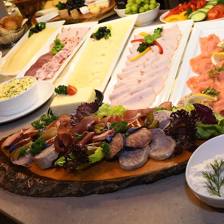 海尔布隆英赛尔酒店 酒店